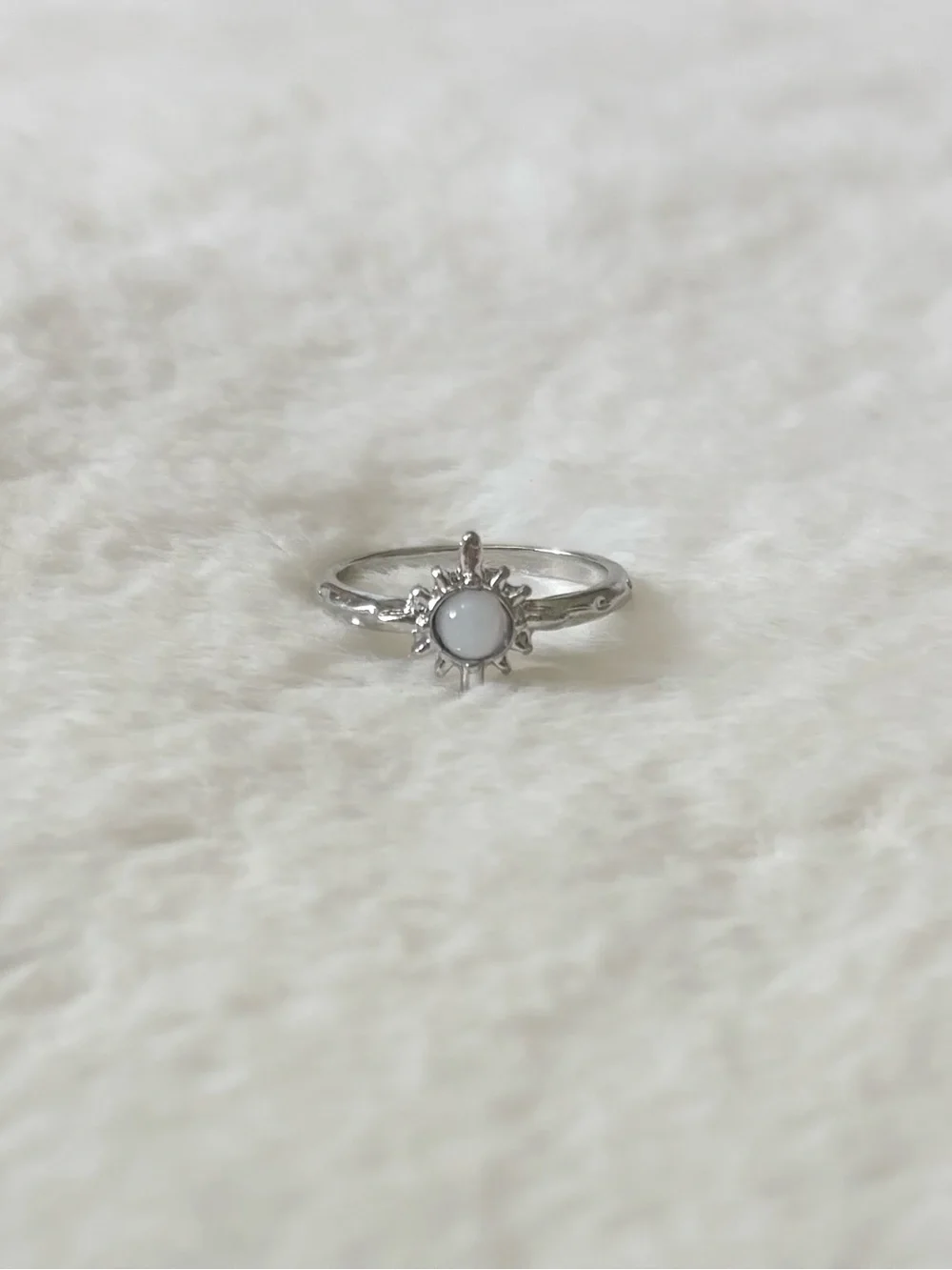 5/$15 🩷 MUST BUNDLE Sunburst Silver Ring with White Stone - Women Jewelry